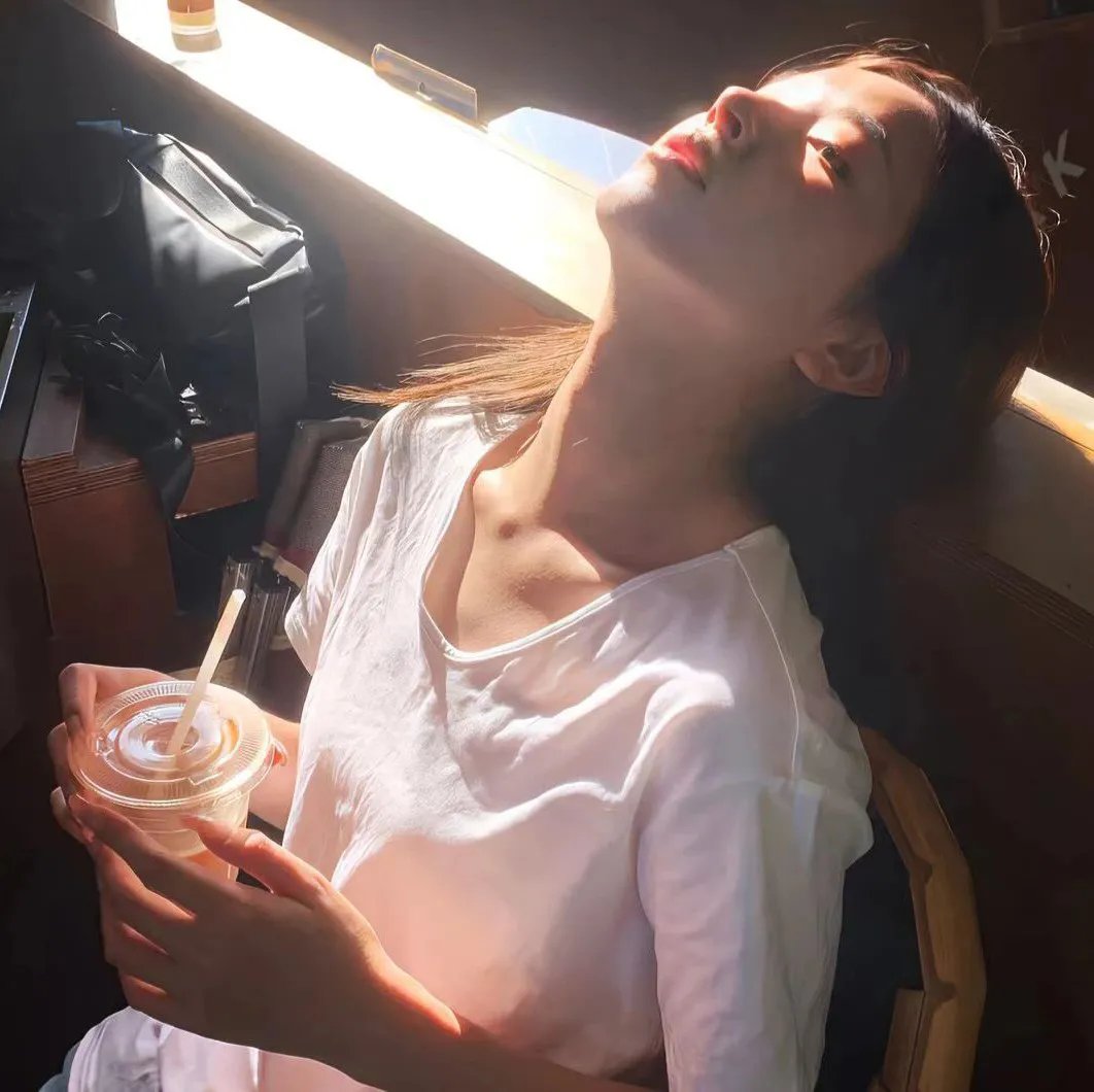 笼中女囚